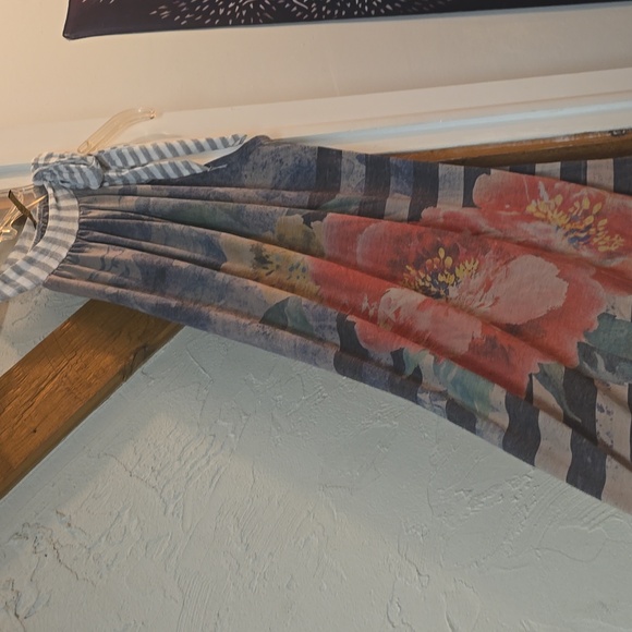 Tan Tunic sleeveless tie neck top rustic rose stripe design.new - Picture 4 of 6